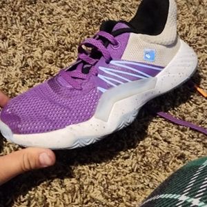 Donovan Mitchell shoes